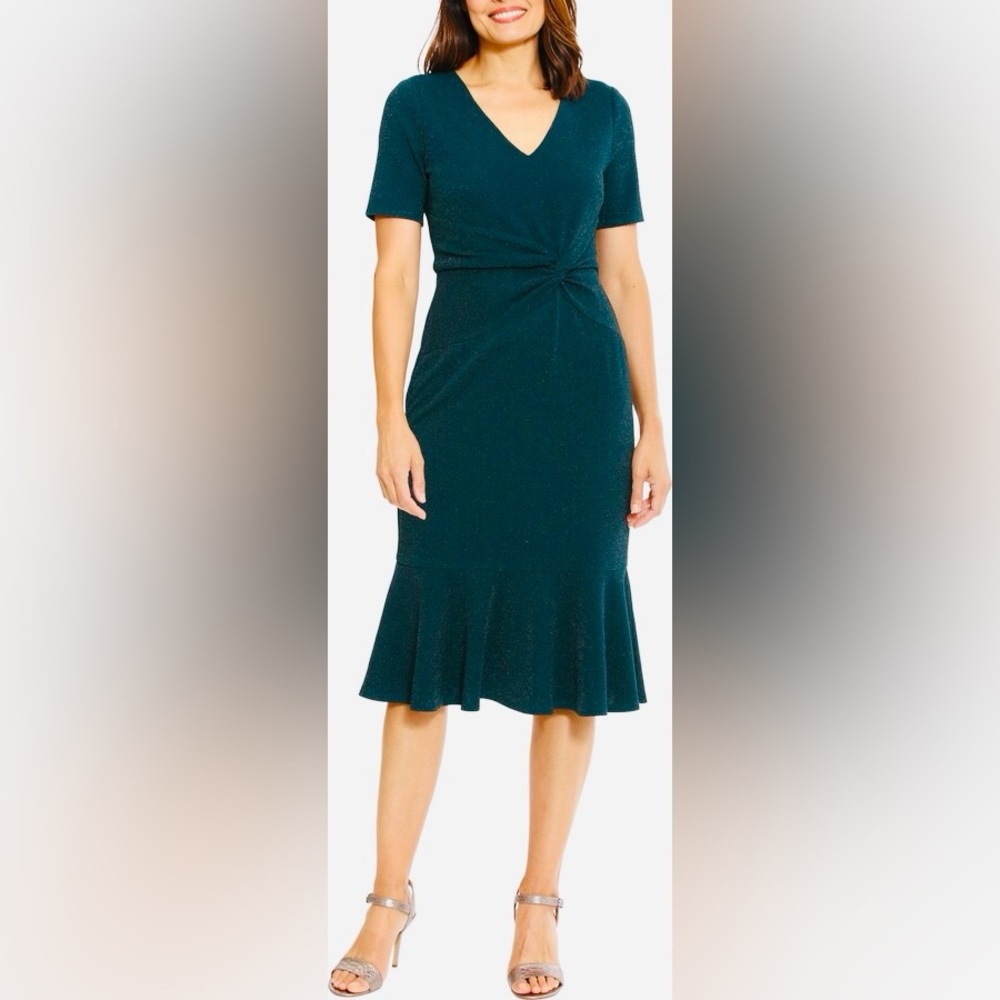 👗NWT! London Times Green Shimmer Flounce Dress